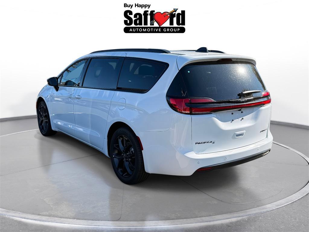 new 2026 Chrysler Pacifica car, priced at $47,998