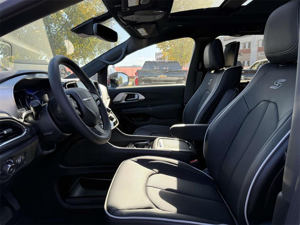 new 2026 Chrysler Pacifica car, priced at $47,998