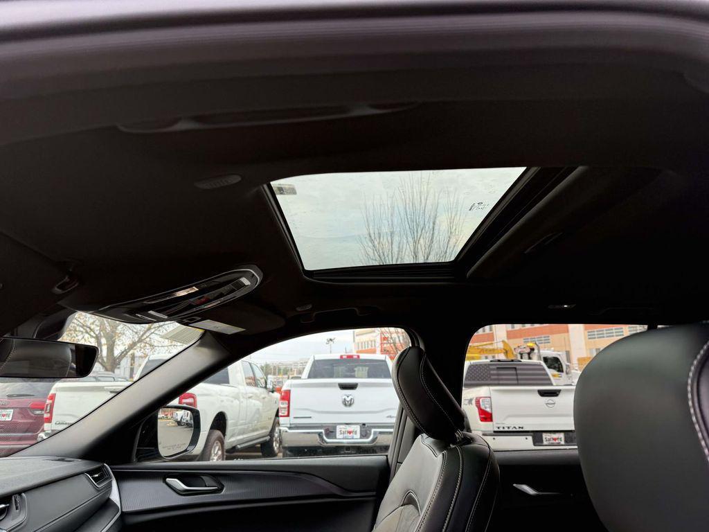 new 2025 Jeep Grand Cherokee car, priced at $38,831