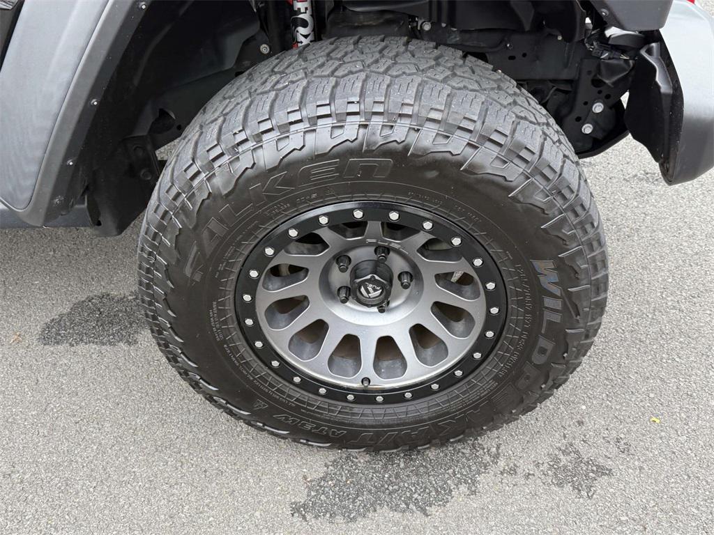 used 2022 Jeep Gladiator car, priced at $34,000