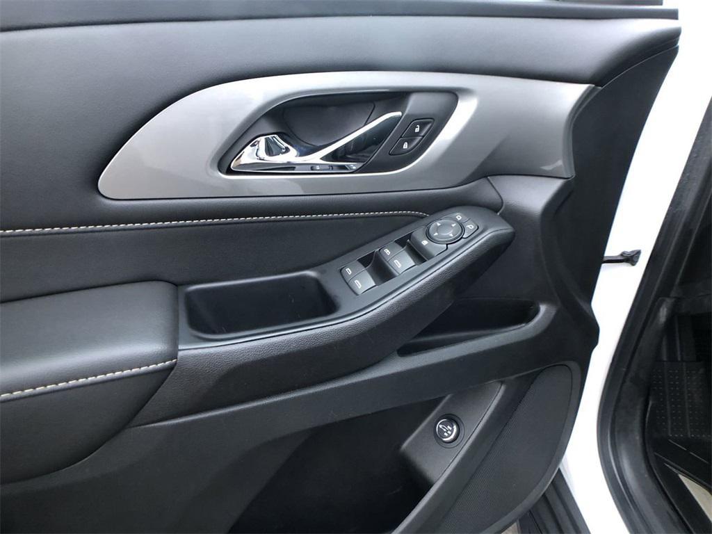 used 2023 Chevrolet Traverse car, priced at $31,999