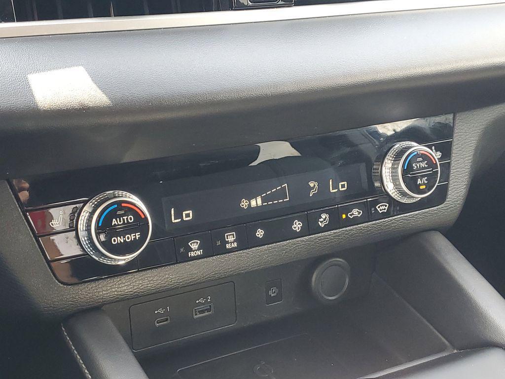 used 2024 Mitsubishi Outlander car, priced at $21,599