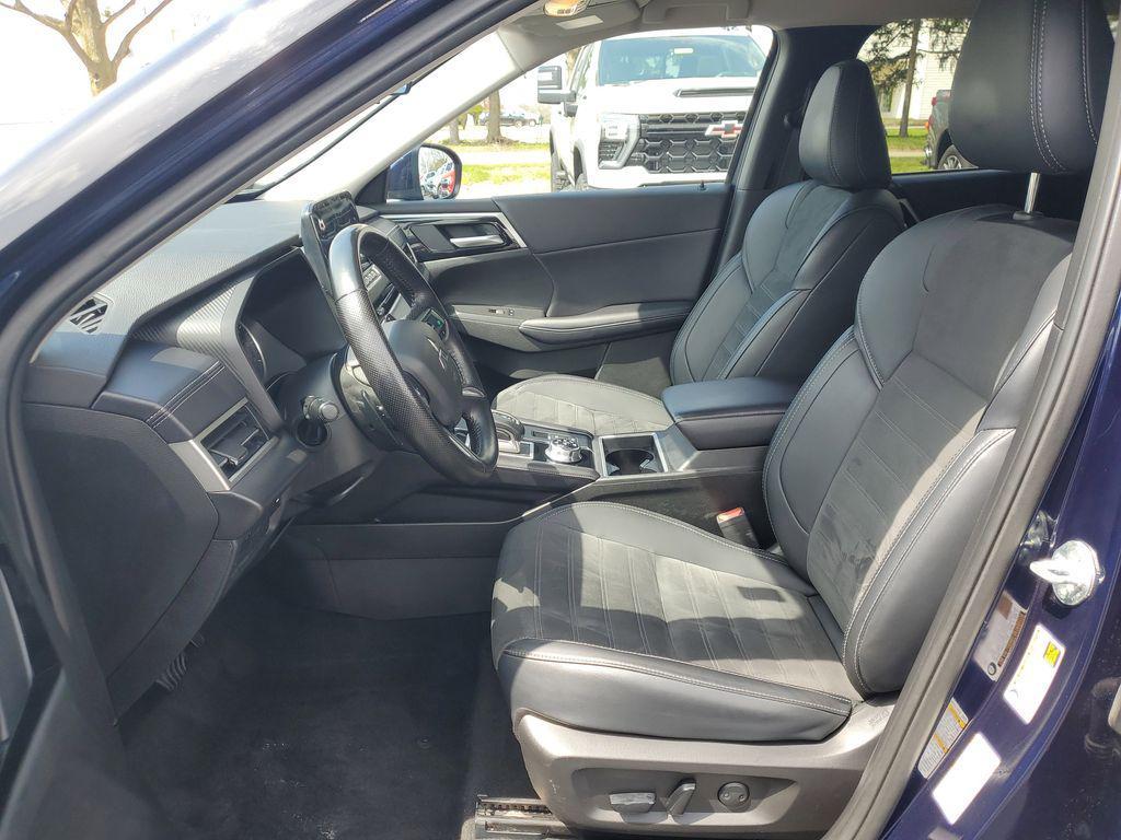 used 2024 Mitsubishi Outlander car, priced at $21,599
