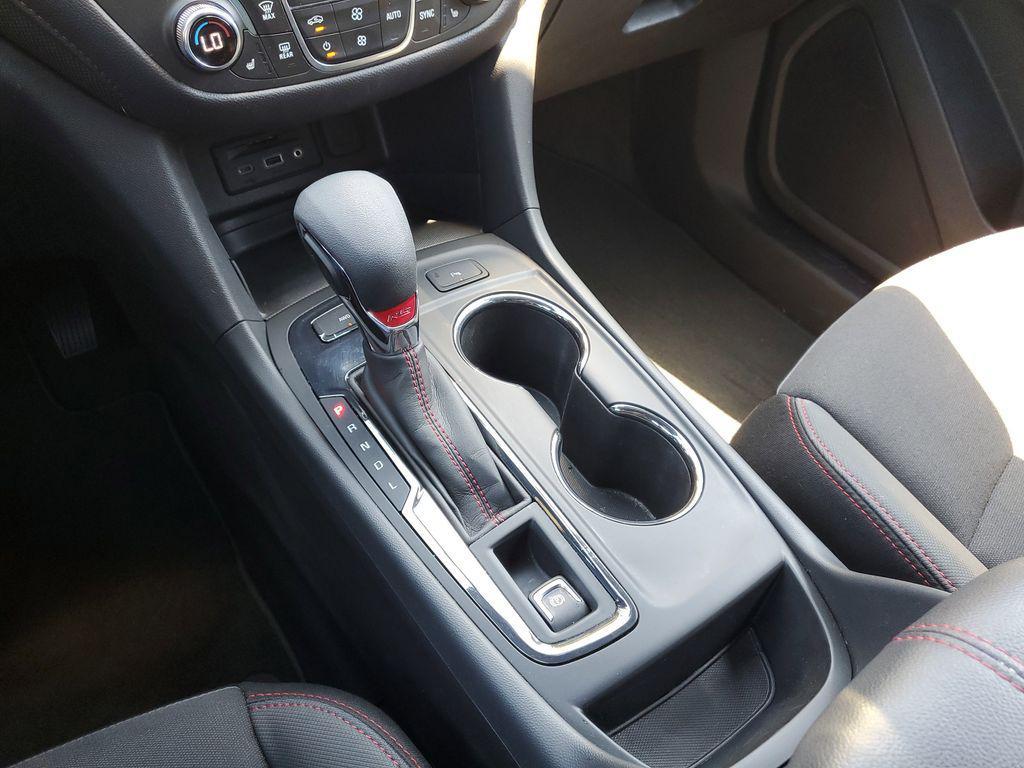 used 2024 Chevrolet Equinox car, priced at $25,999