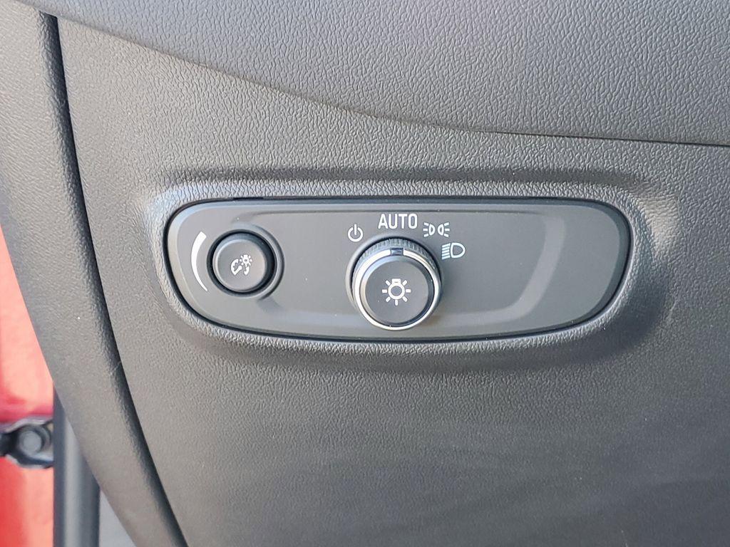used 2024 Chevrolet Equinox car, priced at $25,999