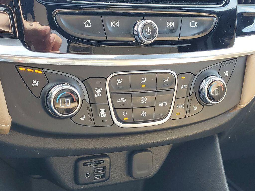 used 2023 Chevrolet Traverse car, priced at $36,999