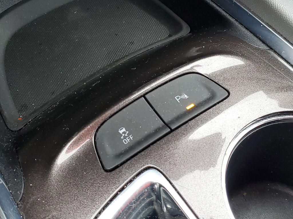 used 2025 Chevrolet Malibu car, priced at $18,999