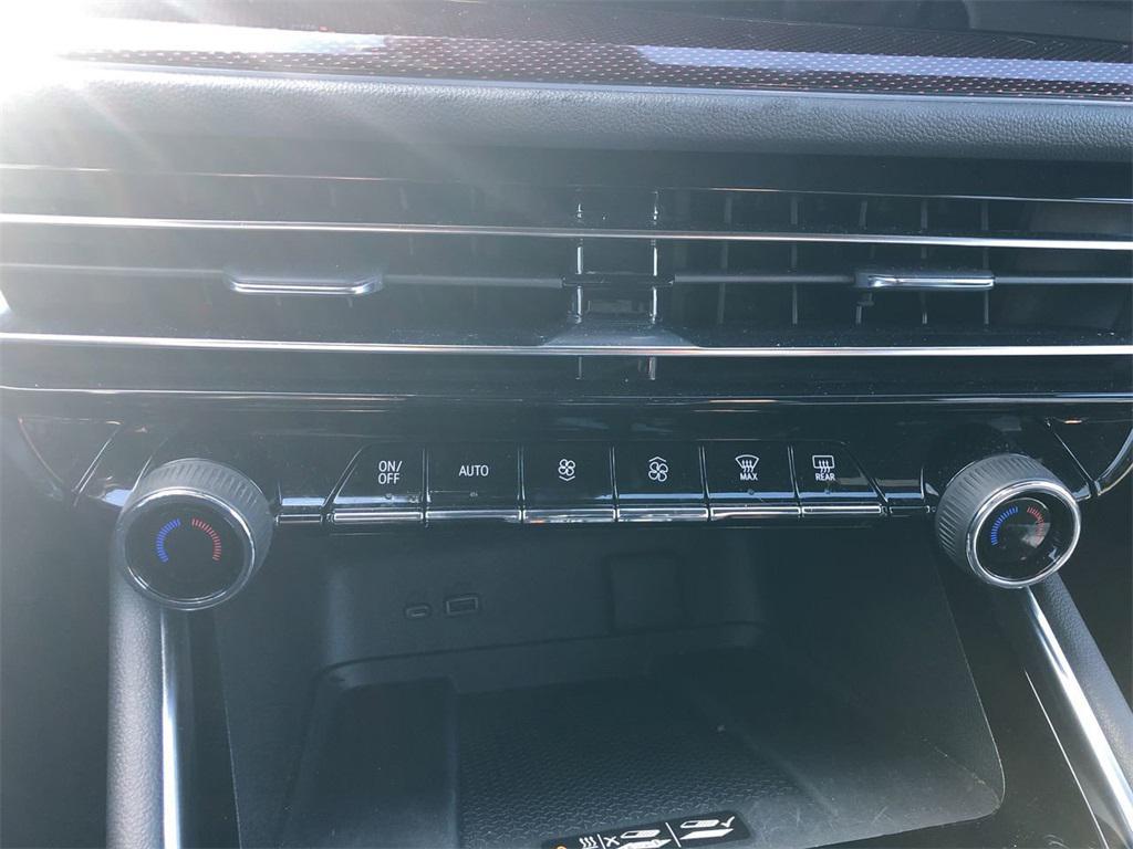 used 2025 Chevrolet Traverse car, priced at $45,799