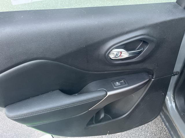 used 2020 Jeep Cherokee car, priced at $15,898