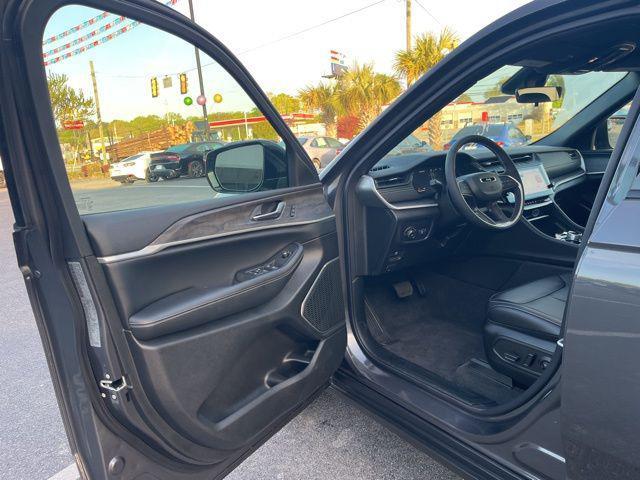 new 2026 Jeep Grand Cherokee car, priced at $49,725