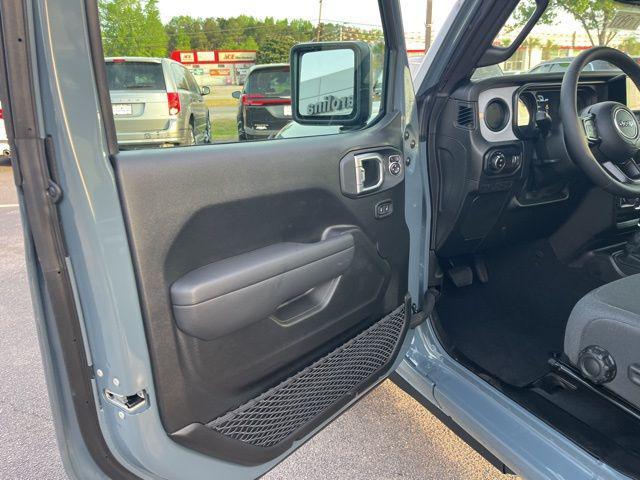 new 2026 Jeep Gladiator car, priced at $47,995