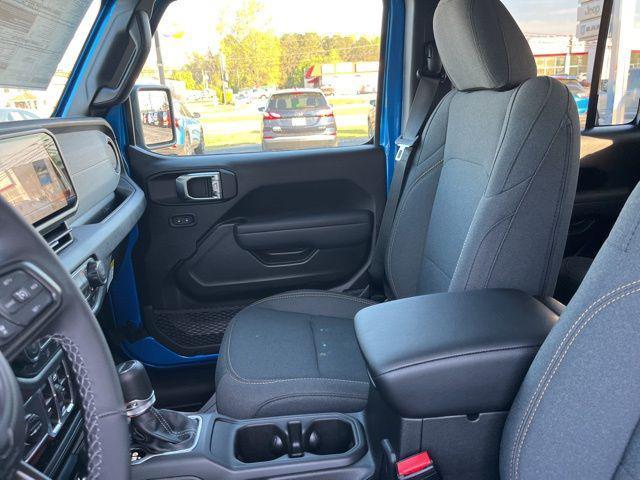 new 2026 Jeep Gladiator car, priced at $45,605