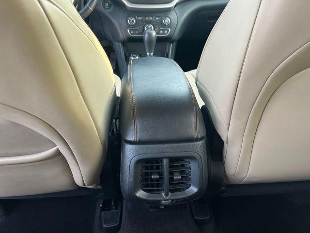 used 2016 Jeep Cherokee car