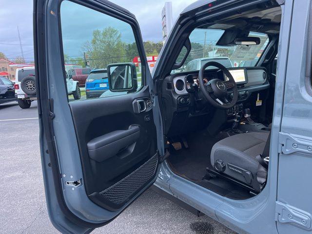 new 2026 Jeep Gladiator car, priced at $46,200