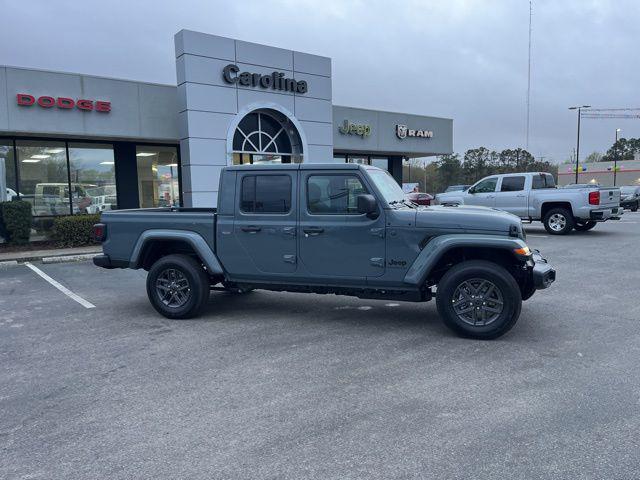 new 2026 Jeep Gladiator car, priced at $46,200