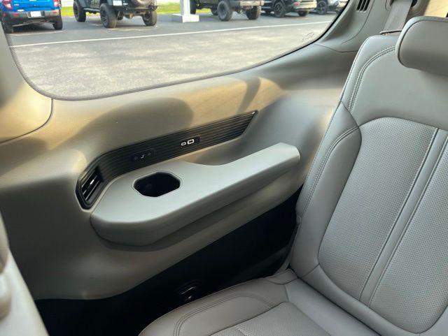 used 2023 Jeep Wagoneer car