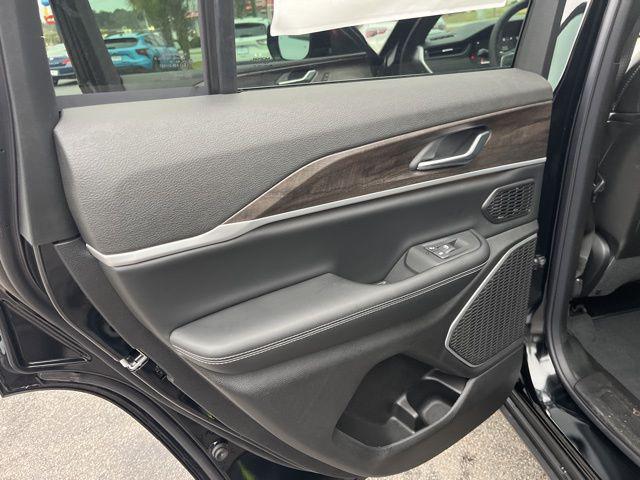 new 2026 Jeep Grand Cherokee car, priced at $45,701