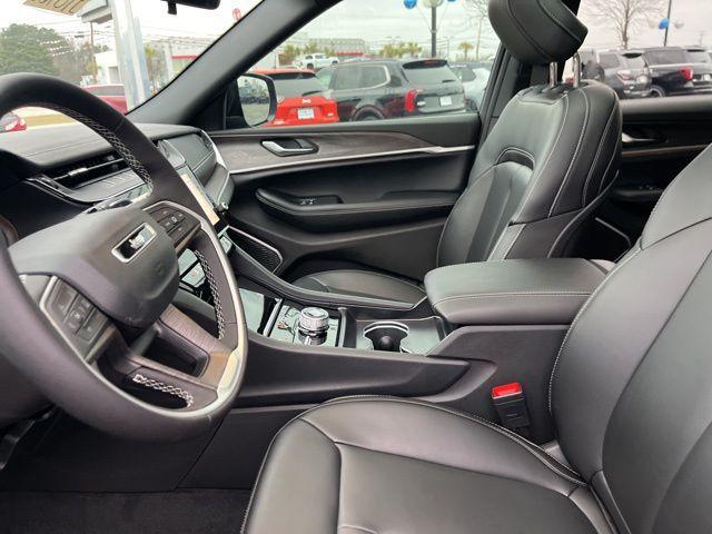 new 2026 Jeep Grand Cherokee car, priced at $45,701
