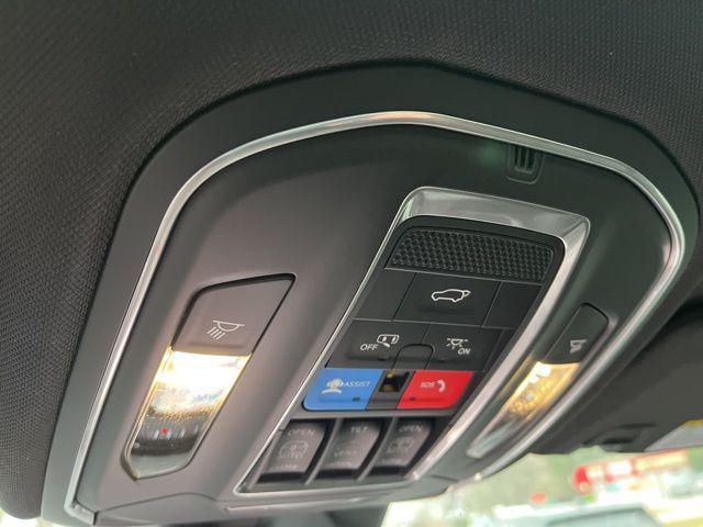 new 2026 Jeep Grand Cherokee car, priced at $45,701