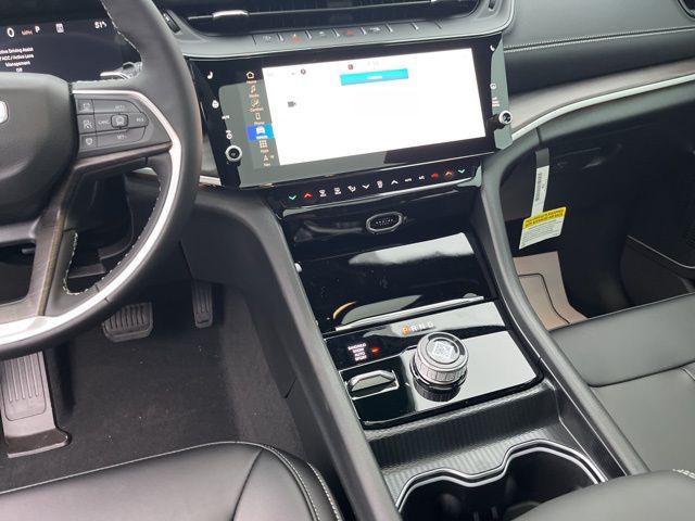 new 2026 Jeep Grand Cherokee car, priced at $45,701