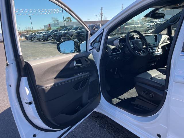 new 2026 Chrysler Pacifica car, priced at $42,665