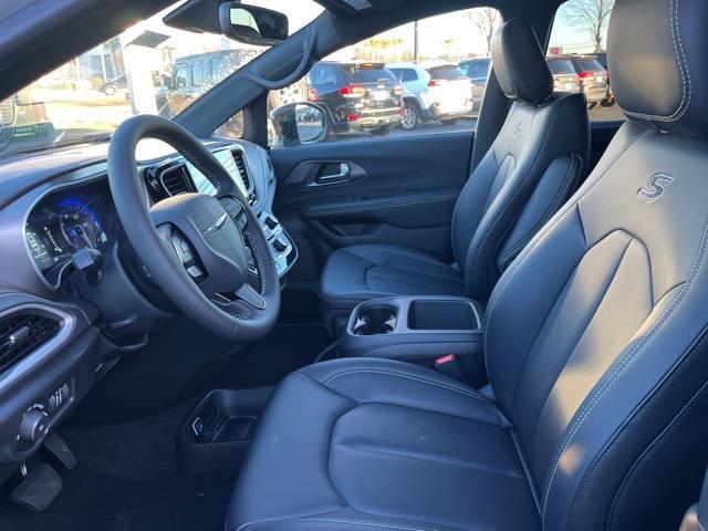 new 2026 Chrysler Pacifica car, priced at $45,864