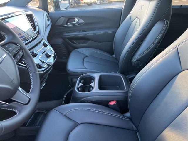 new 2026 Chrysler Pacifica car, priced at $45,864
