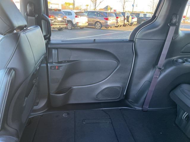 new 2026 Chrysler Pacifica car, priced at $45,864