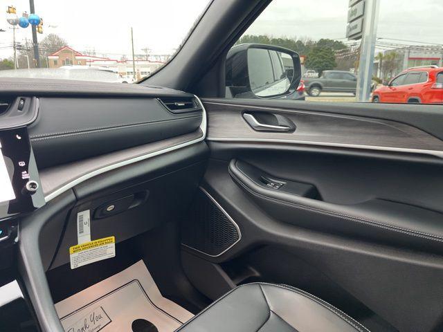 new 2026 Jeep Grand Cherokee car, priced at $49,130