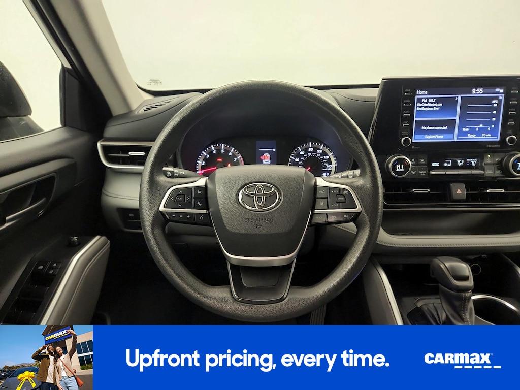 used 2022 Toyota Highlander car, priced at $32,998