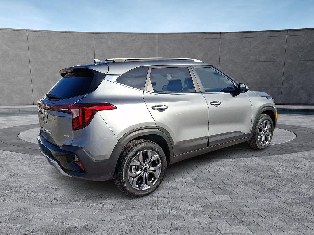 used 2024 Kia Seltos car, priced at $25,294