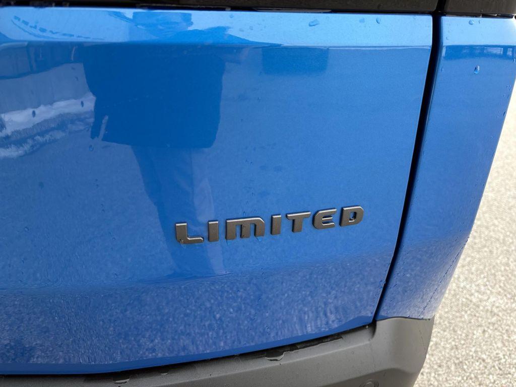 new 2026 Jeep Cherokee car, priced at $42,990