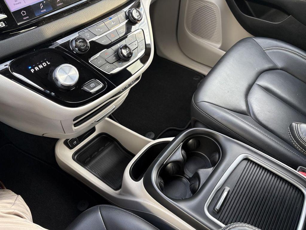 used 2024 Chrysler Pacifica car, priced at $35,179