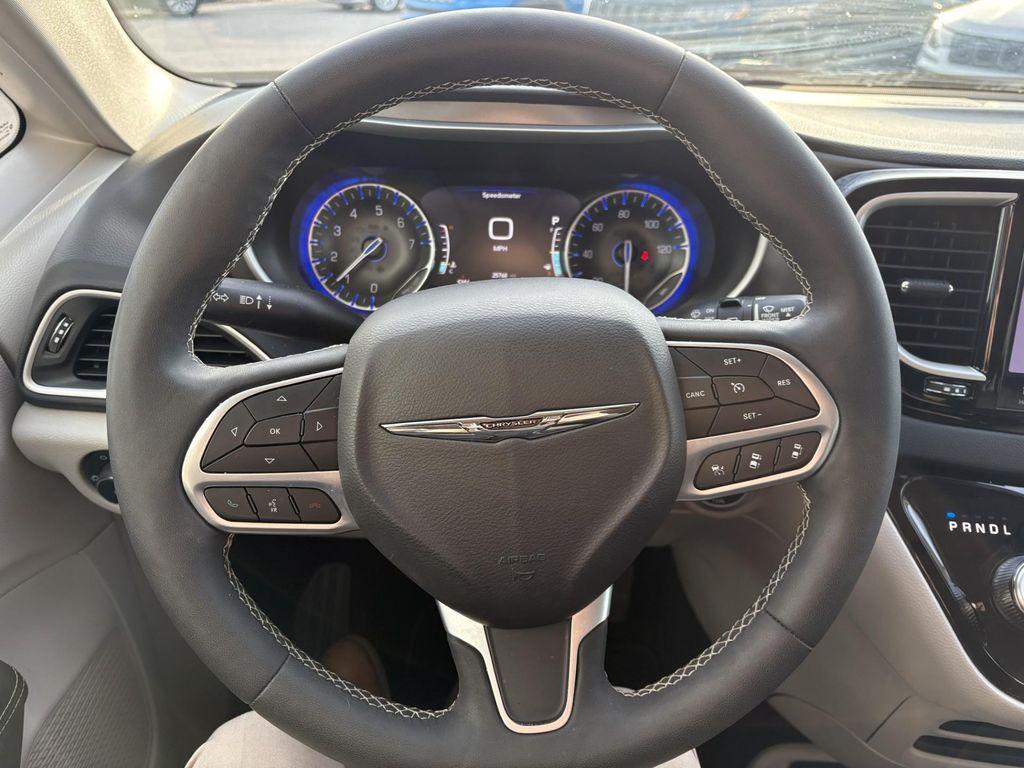 used 2024 Chrysler Pacifica car, priced at $35,179