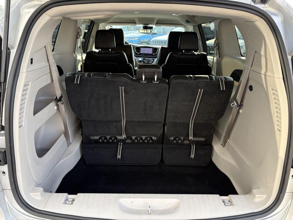 used 2024 Chrysler Pacifica car, priced at $35,179