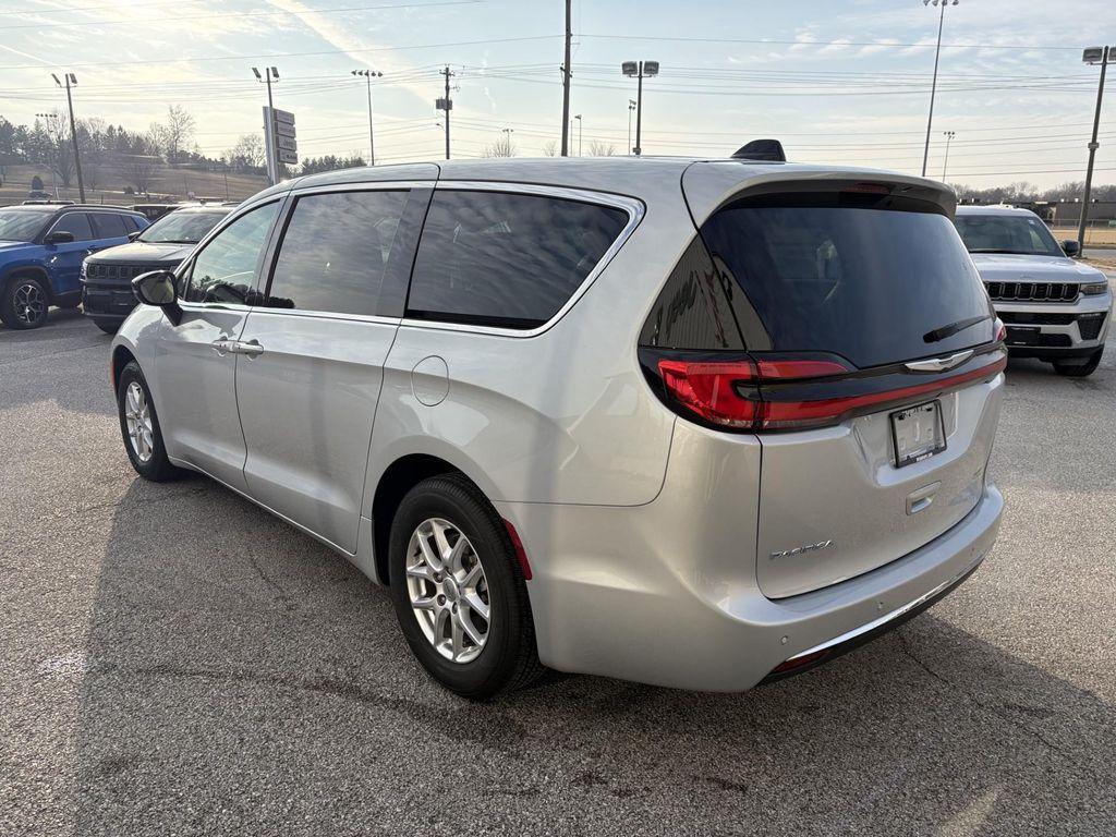 used 2024 Chrysler Pacifica car, priced at $35,179