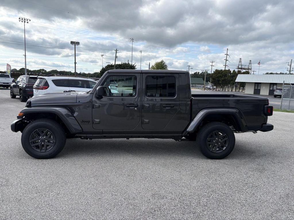 new 2025 Jeep Gladiator car, priced at $43,170