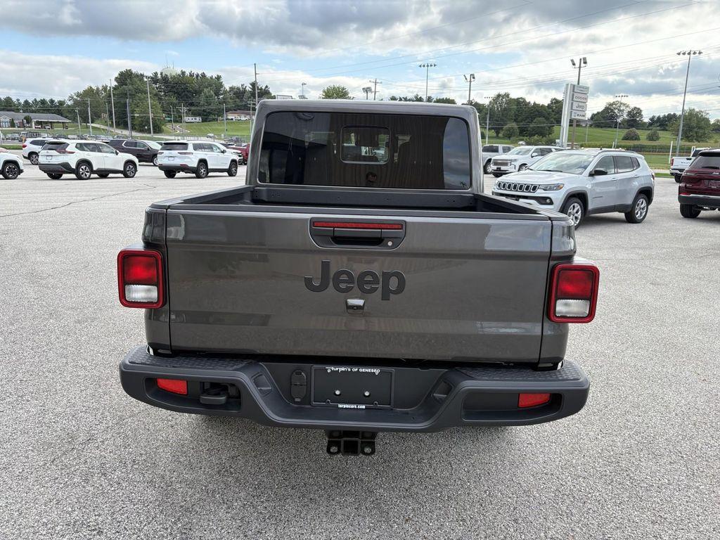 new 2025 Jeep Gladiator car, priced at $43,170