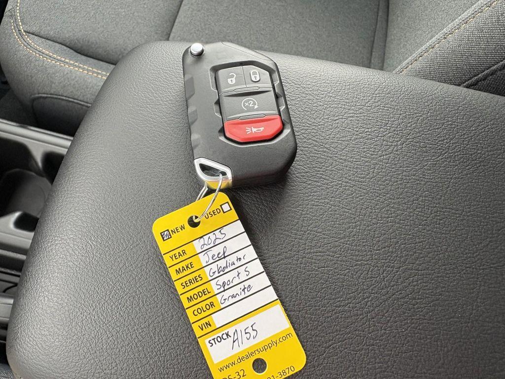 new 2025 Jeep Gladiator car, priced at $43,170