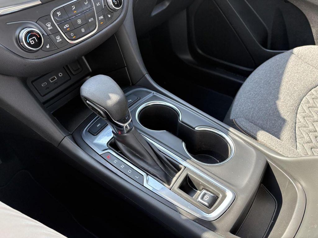 used 2024 Chevrolet Equinox car, priced at $25,789