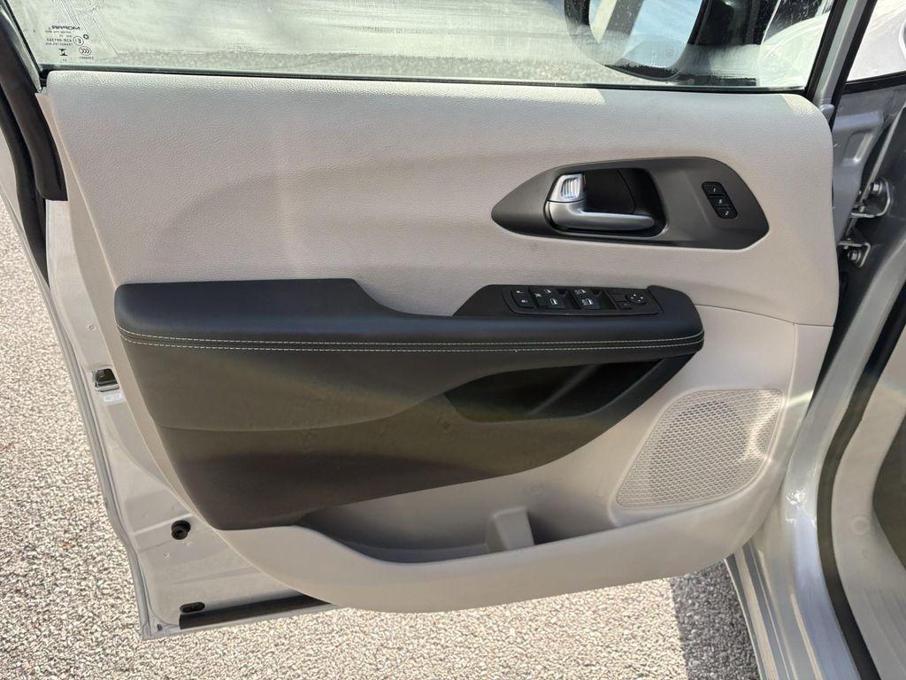 used 2024 Chrysler Pacifica car, priced at $34,779