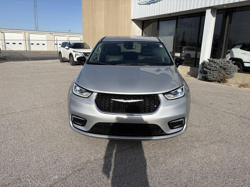 used 2024 Chrysler Pacifica car, priced at $34,779