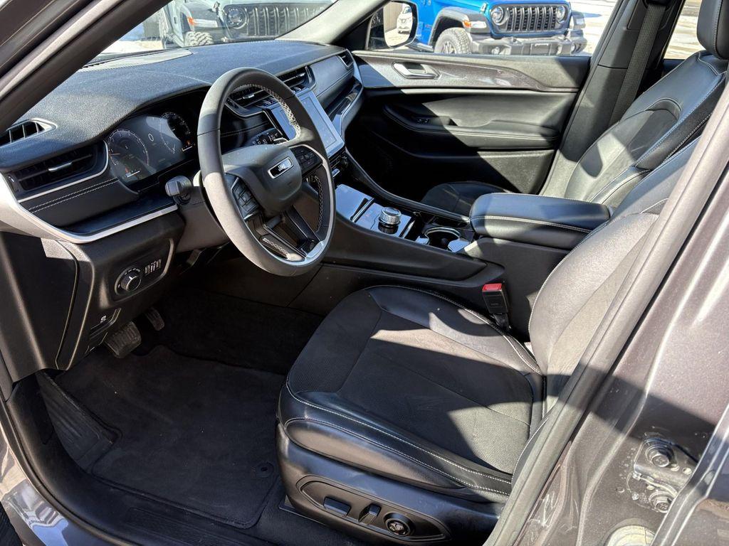 used 2023 Jeep Grand Cherokee car, priced at $33,989