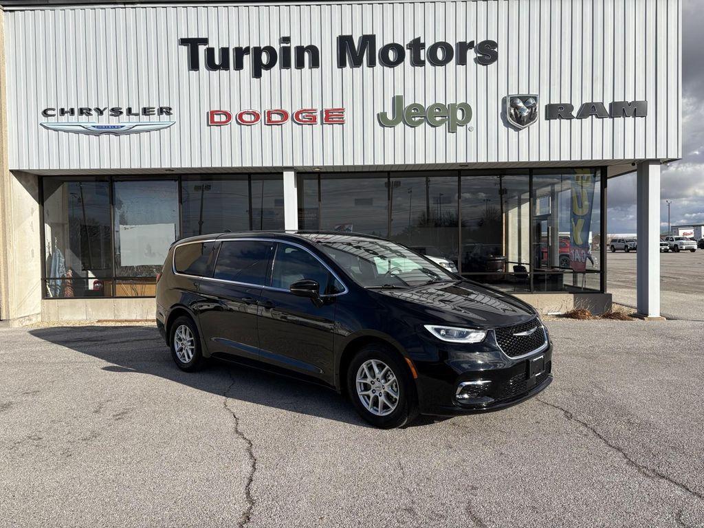 used 2025 Chrysler Pacifica car, priced at $32,889