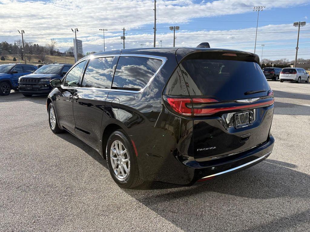 used 2025 Chrysler Pacifica car, priced at $32,889
