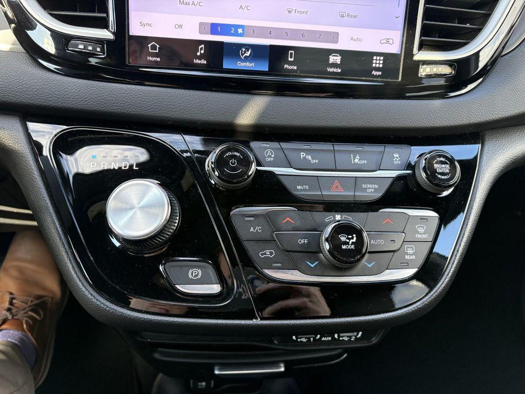 used 2025 Chrysler Pacifica car, priced at $32,889