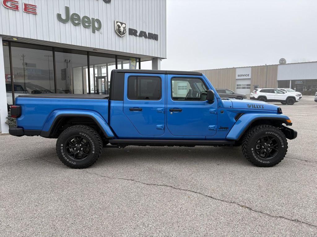 used 2025 Jeep Gladiator car, priced at $38,969