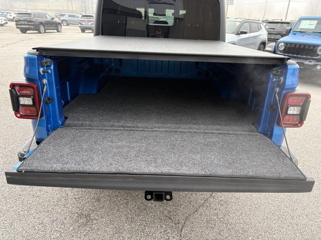 used 2025 Jeep Gladiator car, priced at $38,969