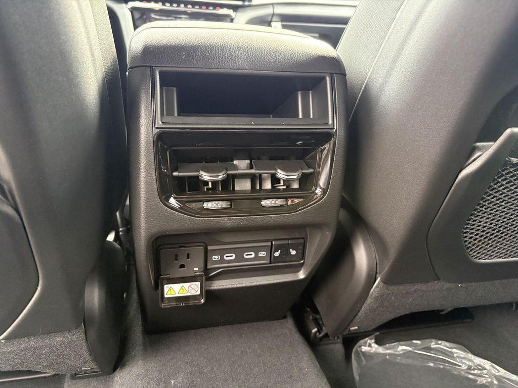 new 2026 Jeep Grand Cherokee car, priced at $46,430