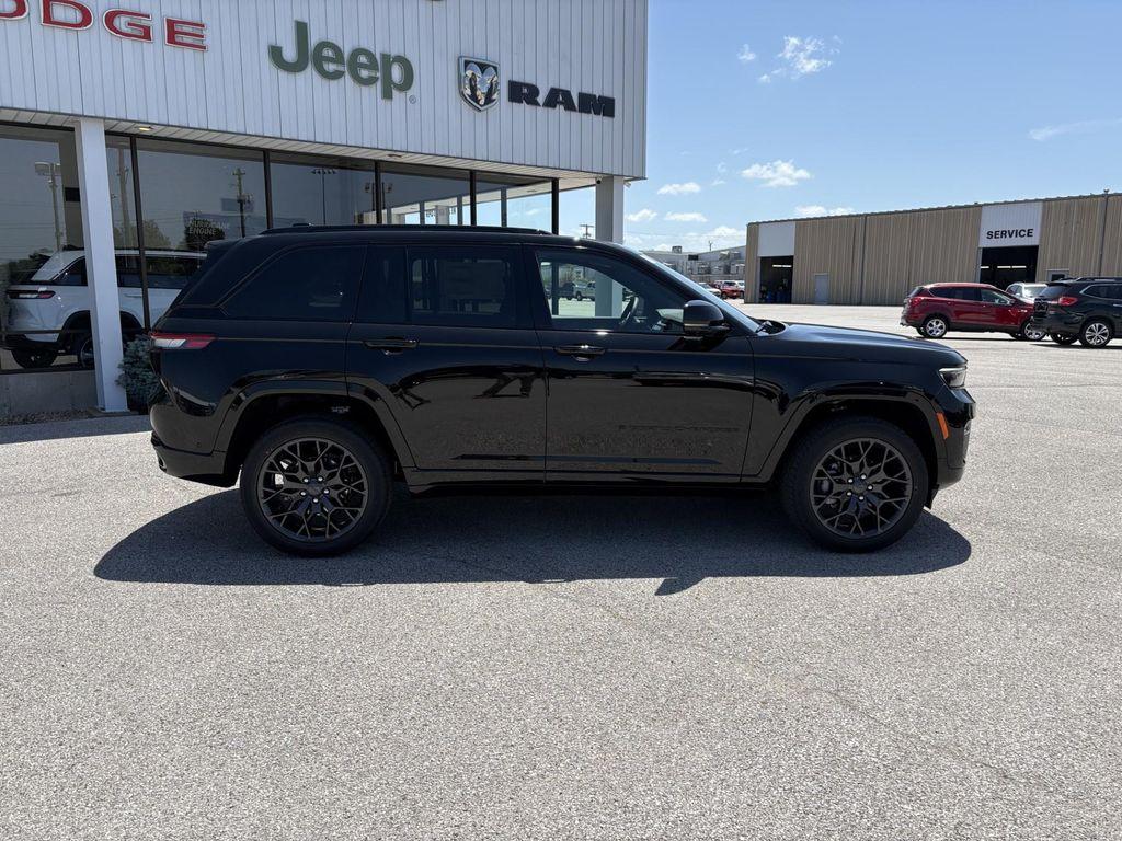 new 2025 Jeep Grand Cherokee car, priced at $55,956